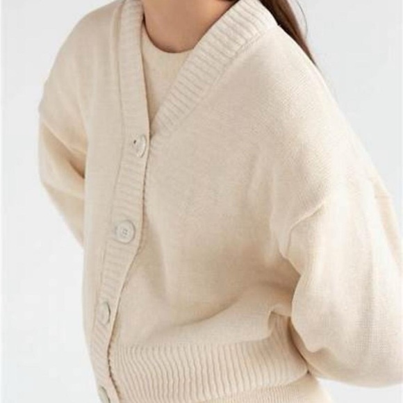 Nonna Lietta Theta Cardigan - Picture 2 of 8